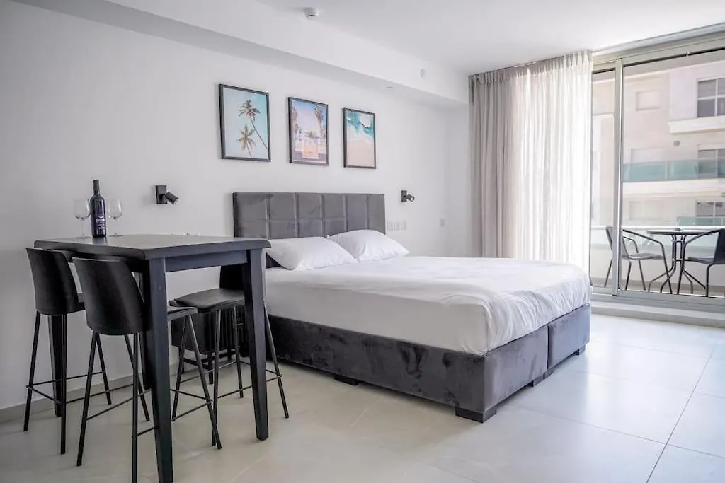 סטודיו בריזת ים- Sea Breeze Studio- Sea Side Apartment Eilat